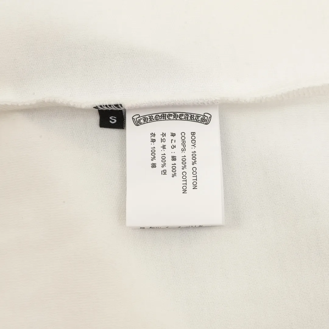 🅿️380 CH/Cro cross embroidered lapel long-sleeved polo shirt made of customized fabric. DuPont Sorona material is added, which is skin-friendly, long-lasting antibacterial, anti-mite, and more washable. The cotton thread has been repeatedly processed to remove inferior coarse fibers and impurities, leaving only high-quality cotton fibers, making the fabric more advanced and classy. Environmentally friendly polishing enzyme technology gives the fabric a clean appearance and clear texture. Simple and exquisite! Full of sense of ceremony! Simple and luxurious, full of design! It gives people a simple but not boring feeling, creating a low-key and unique personalized fashion! Fine workmanship, compare with the counters! A highly recognizable long-sleeved style with great upper body effect!!! Super versatile! Same style for men and women. Size：S-L